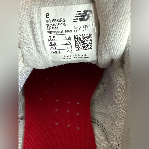 New Balance 696 Women’s 7.5 Blue, White and Red Low Top Lace Sneakers - Picture 9 of 9